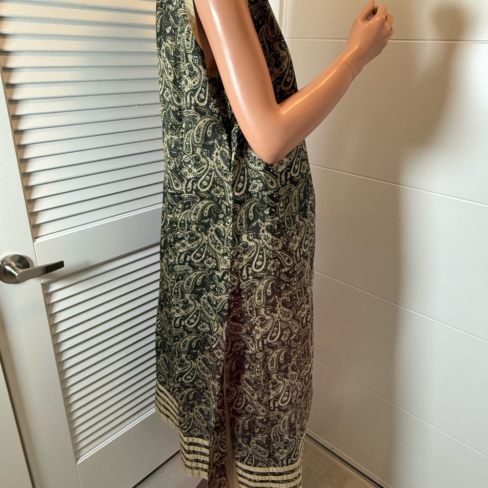Elegant Black and Gold Paisley Kurta Set. - Picture 7 of 13